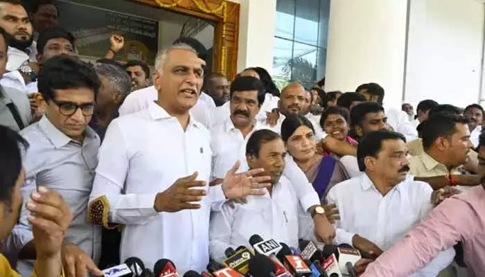 సిట్ విచారణకు హరీష్రావు.. జూబ్లీ పీఎస్ వద్ద భారీ బందోబస్త్ సిట్ విచారణకు హరీష్రావు.. జూబ్లీ పీఎస్ వద్ద భారీ బందోబస్త్