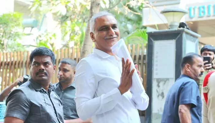 ముగిసిన హరీష్ రావు సిట్ విచారణ ముగిసిన హరీష్ రావు సిట్ విచారణ