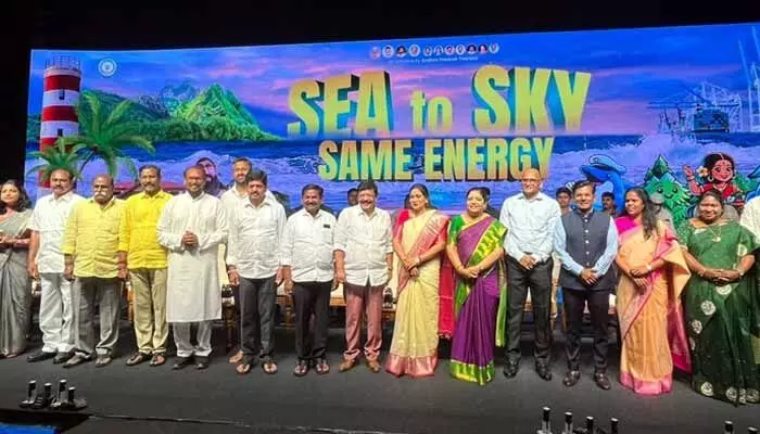 Visakha Utsav: సాగరం నుంచి శిఖరం వరకు థీమ్తో విశాఖ ఉత్సవ్.. ఎప్పుడంటే? Visakha Utsav: సాగరం నుంచి శిఖరం వరకు థీమ్తో విశాఖ ఉత్సవ్.. ఎప్పుడంటే?