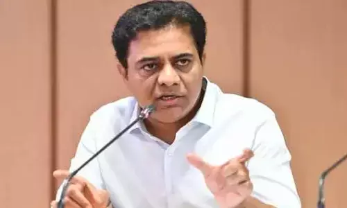 కాంగ్రెస్ ఎంపీ మల్లు రవి క్షమాపణ చెప్పాలి : కేటీఆర్
