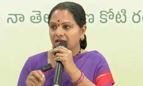 Flash : మున్సిపల్ ఎన్నికల్లో పోటీపై క్లారిటీ ఇచ్చిన కవిత.. ఫోన్ ట్యాపింగ్ కేసుపై కీలక వ్యాఖ్యలు