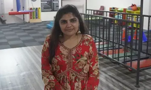 ఫేస్‌బుక్ లైవ్‌తో.. లక్షల చీరలు అమ్మింది.!