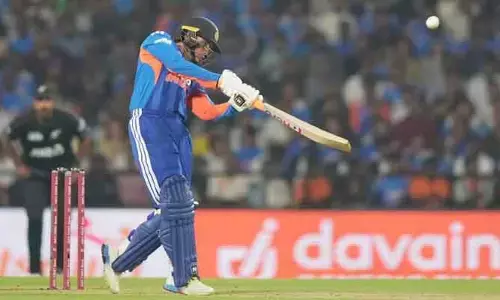 IND Vs NZ: కివీస్ బౌలర్లను ఉతికారేసిన అభిషేక్ శర్మ.. ప్రస్తుతం భారత్ స్కోర్ ఇదే