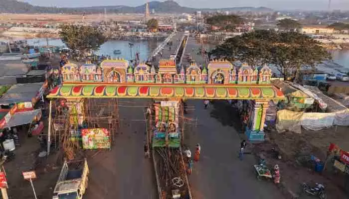 నేడు మేడారంలో కీలక ఘట్టం..అష్టదిగ్బంధనం తంతు నిర్వహణ నేడు మేడారంలో కీలక ఘట్టం..అష్టదిగ్బంధనం తంతు నిర్వహణ