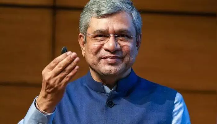 Economy: వచ్చే 5 ఏళ్లలో భారత్ 6-8 శాతం వృద్ధిని కొనసాగిస్తుంది: అశ్విని వైష్ణవ్ Economy: వచ్చే 5 ఏళ్లలో భారత్ 6-8 శాతం వృద్ధిని కొనసాగిస్తుంది: అశ్విని వైష్ణవ్