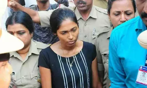 ప్రియుడి కోసం పసికందును చంపిన కిరాతక తల్లి.. జీవిత ఖైదు విధిస్తూ కోర్టు సంచలన తీర్పు