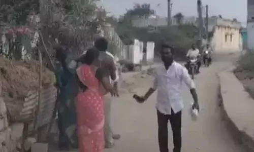పన్నుల వసూలు కోసం  సీన్ రివర్స్.. దెబ్బకు పరుగో.. పరుగో