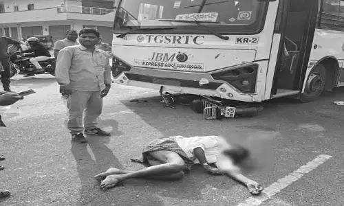 ఆర్టీసీ బస్సు ఢీ కొని వ్య‌క్తి మృతి