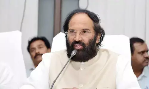 కోర్టు కేసీఆర్‌కు క్లీన్‌చిట్ ఇవ్వలేదు: మంత్రి ఉత్తమ్