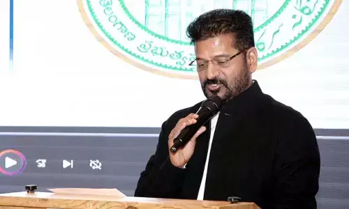 భారత్‌కు తిరుగు పయనమైన పొంగులేటి, శ్రీధర్ బాబు.. ఇంకా అక్కడే CM రేవంత్