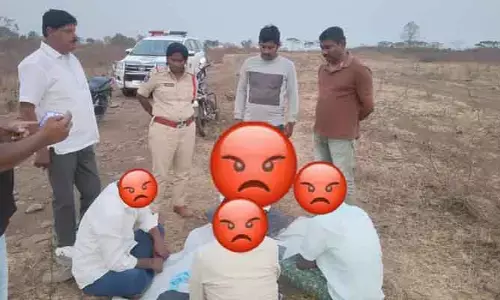 బ్రాహ్మణపల్లిలో పేకాట స్థావరంపై పోలీసుల దాడి.. నలుగురు అరెస్ట్