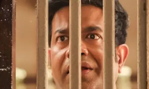 కిటికీ దగ్గర ఏం జరిగింది?.. వైరల్ అవుతున్న వెన్నెల కిశోర్