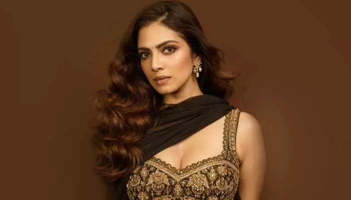 తెలుగు, తమిళ హీరోయిన్లకు నటన రాదు.. దుమారం రేపుతున్న మాళవిక కామెంట్స్ తెలుగు, తమిళ హీరోయిన్లకు నటన రాదు.. దుమారం రేపుతున్న మాళవిక కామెంట్స్