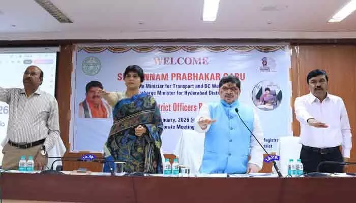 అర్హులైన ప్రతి ఒక్కరికీ సంక్షేమ పథకాలు అందాలి: మంత్రి పొన్నం ప్రభాకర్ అర్హులైన ప్రతి ఒక్కరికీ సంక్షేమ పథకాలు అందాలి: మంత్రి పొన్నం ప్రభాకర్