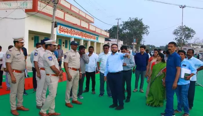 గవర్నర్ పర్యటన ఏర్పాట్లు పరిశీలన గవర్నర్ పర్యటన ఏర్పాట్లు పరిశీలన