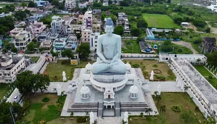 రాజధానులకూ చట్టబద్ధత అవసరమా? రాజధానులకూ చట్టబద్ధత అవసరమా?
