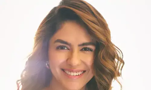 Enchanting Beauty: Mrunal’s Most Glamorous Captures