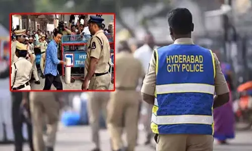 HYD: జూబ్లీహిల్స్ పోలీస్ స్టేషన్ వద్ద ఉద్రిక్తత