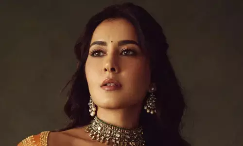 హాట్ అండ్ స్టైలిష్ రాశీ ఖన్నా ఫోటోలు