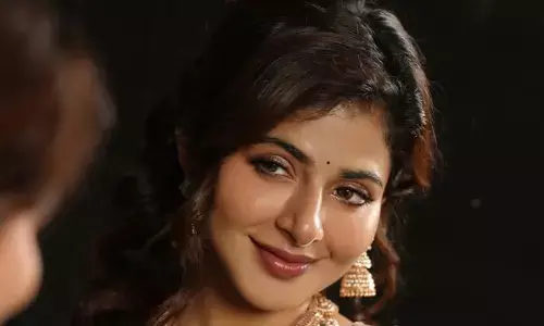 ల్లింగ్ లుక్స్‌తో కుర్రాళ్లను ఫిదా చేస్తున్న ఇశ్వర్యా మీనన్