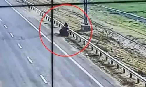 ప్రాణం తీసిన అతివేగం.. షాకింగ్ వీడియో వైరల్