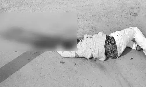 టాటా ఏస్ ఢీ కొని యువ‌కుడు మృతి