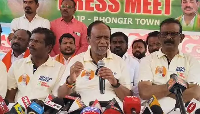 ఫోన్ ట్యాపింగ్ కేసులో టీవీ సీరియల్ నడుపుతున్న సీఎం రేవంత్ రెడ్డి : ఎంపీ డాక్టర్ లక్ష్మణ్ ఫోన్ ట్యాపింగ్ కేసులో టీవీ సీరియల్ నడుపుతున్న సీఎం రేవంత్ రెడ్డి : ఎంపీ డాక్టర్ లక్ష్మణ్