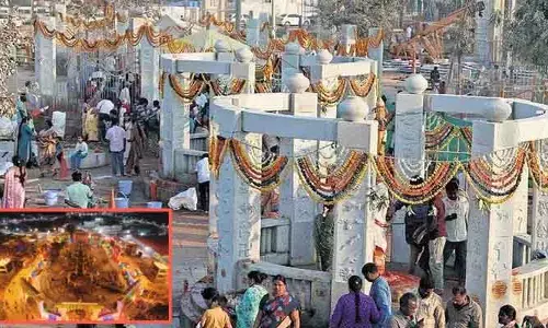 మహా జాతరకి ముస్తాబైన మేడారం