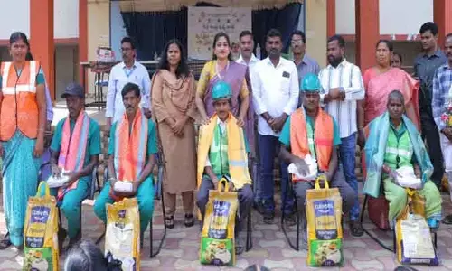 సీఎం దార్శనికత వల్ల విజయవంతంగా స్వర్ణాంధ్ర-స్వచ్ఛాంధ్ర : హోం మంత్రి