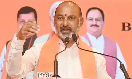 అభాసుపాలవుతున్న కాంగ్రెస్ ప్రభుత్వం.. కేంద్ర మంత్రి బండి సంజయ్ హాట్ కామెంట్స్