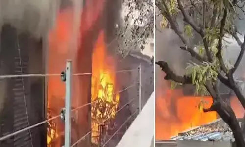 Nampally: నాంపల్లిలో అగ్ని ప్రమాదం.. నాలుగు అంతస్తుల భవనంలో ఎగిసిపడుతున్న మంటలు
