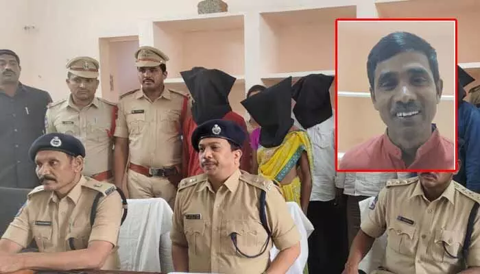Maoist Party: మావోయిస్టు పార్టీకి భారీ ఎదురుదెబ్బ.. మరో ఇద్దరు కీలక నేతల అరెస్టు Maoist Party: మావోయిస్టు పార్టీకి భారీ ఎదురుదెబ్బ.. మరో ఇద్దరు కీలక నేతల అరెస్టు