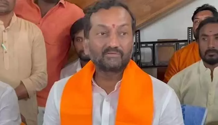 Phone tapping case: వారిని కంట్రోల్ చేయకపోతే కాంగ్రెస్కే నష్టం: రఘునందన్ రావు Phone tapping case: వారిని కంట్రోల్ చేయకపోతే కాంగ్రెస్కే నష్టం: రఘునందన్ రావు