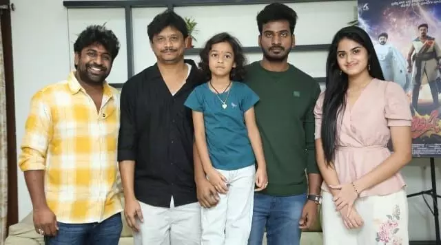 మగాడిపై జాలి పడేదెవ్వడు.. ఆకట్టుకుంటున్న సాంగ్ మగాడిపై జాలి పడేదెవ్వడు.. ఆకట్టుకుంటున్న సాంగ్