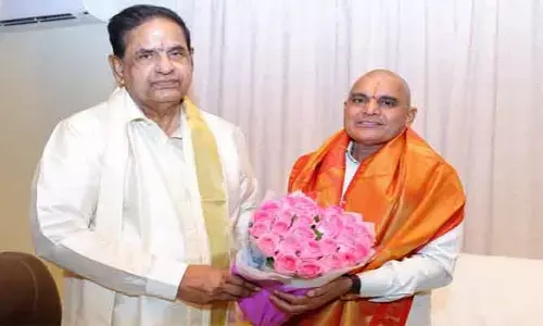 టీటీడీ చైర్మన్ ను కలిసిన నూతన జేఈఓ
