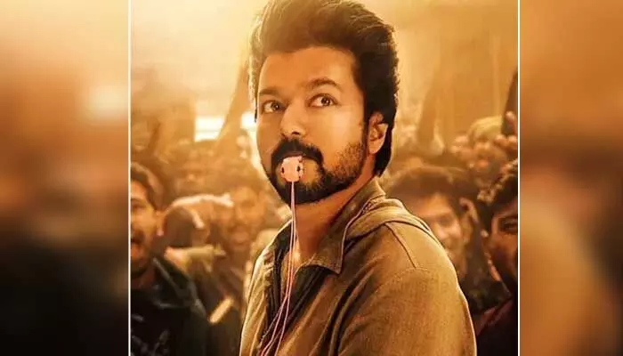 పబ్లిక్ మీటింగ్లో విజిల్ వేసి.. సినిమా డైలాగ్ చెప్పిన స్టార్ హీరో పబ్లిక్ మీటింగ్లో విజిల్ వేసి.. సినిమా డైలాగ్ చెప్పిన స్టార్ హీరో