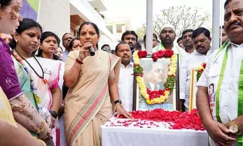 బీసీ కులగణనపై కేంద్రం మోసం చేస్తోంది.. జాగృతి చీఫ్ కల్వకుంట్ల కవిత ధ్వజం