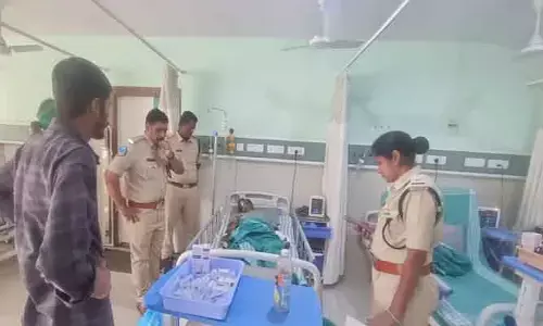 ఎలుగు బంటి దాడి.. వ్యక్తికి గాయాలు