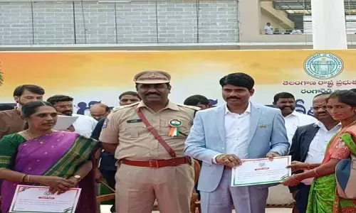 అంగన్ వాడి ఉపాధ్యాయురాలికి అత్యుత్తమ పురస్కారం