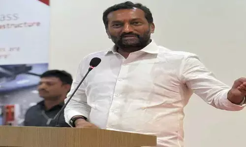 ఉచిత విద్య వైద్యం అందించేలా దేశ రాజకీయ వ్యవస్థ మారాలి