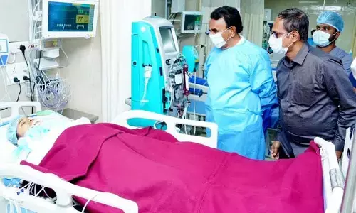 ఎక్సైజ్ కానిస్టేబుల్ సౌమ్య‌పై దాడి దుర‌దృష్ట‌క‌రం.. ప‌రామ‌ర్శించిన మంత్రి జూప‌ల్లి