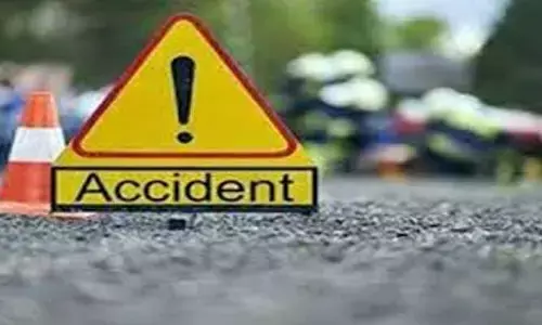 రోడ్డు ప్రమాదంలో గుర్తు తెలియని వ్యక్తి మృతి