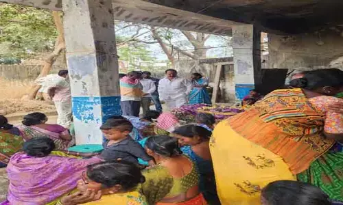 మృతుని కుటుంబానికి గాడిపల్లి భాస్కర్ సహాయం