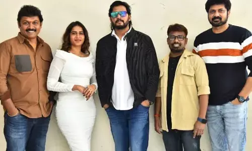 ఐదు భాషల్లో ‘త్రిముఖ’