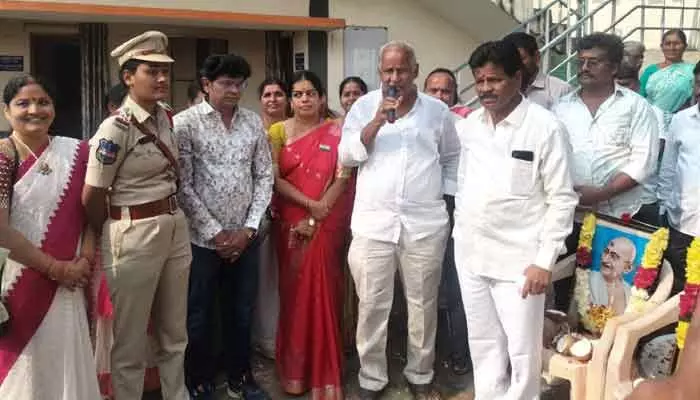 రాజ్యాంగ పరిరక్షణతోనే ప్రజాస్వామ్యానికి భద్రత: ఎమ్మెల్యే కూనంనేని రాజ్యాంగ పరిరక్షణతోనే ప్రజాస్వామ్యానికి భద్రత: ఎమ్మెల్యే కూనంనేని