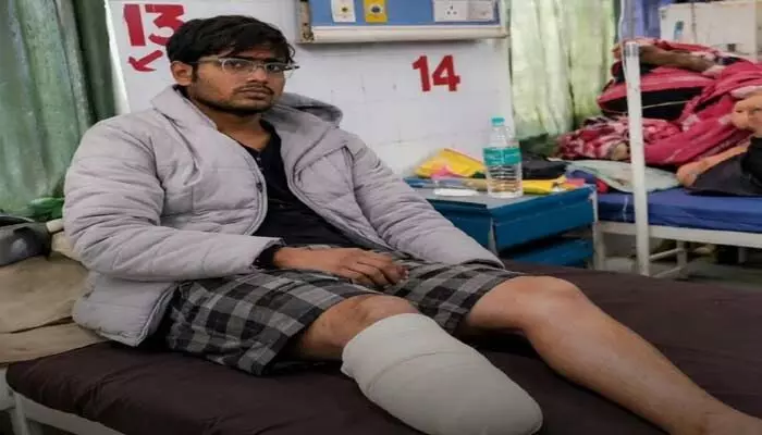 తన కాలు తాను నరుక్కుంటే.. ఆ పాపం ఎవరిది? తన కాలు తాను నరుక్కుంటే.. ఆ పాపం ఎవరిది?
