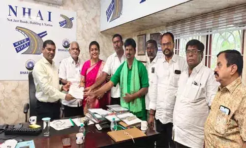 నగరి ‘కొండచుట్టు మండపం’ కూల్చివేతను ఆపండి : మాజీ మంత్రి రోజా