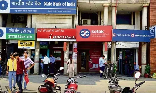 Banks: వారంలో 7 రోజులు బ్యాంకులు తెరవండి.. నిర్మలా సీతారామన్‍కు మాజీ ఎంపీ ప్రతిపాదన