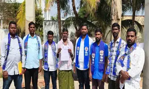 ప్రభుత్వ పథకాలు కాంగ్రెస్ పార్టీ వాళ్ళకేనా..?