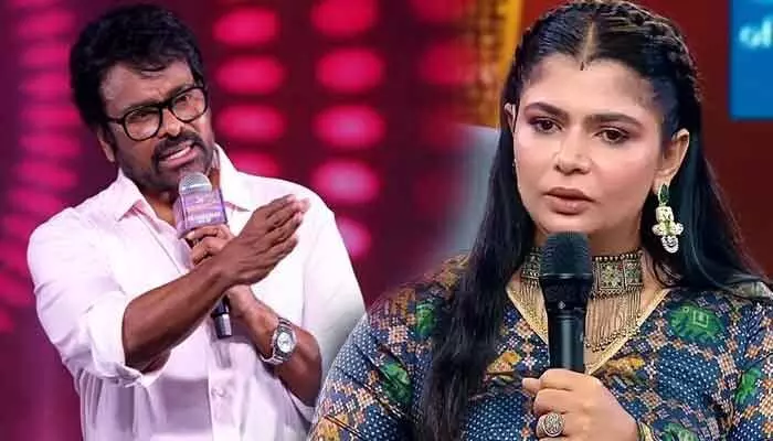 ఇండస్ట్రీ అద్దం లాంటిది కాదు.. కాస్టింగ్ కౌచ్పై చిరంజీవి వ్యాఖ్యలతో విభేదించిన చిన్మయి ఇండస్ట్రీ అద్దం లాంటిది కాదు.. కాస్టింగ్ కౌచ్పై చిరంజీవి వ్యాఖ్యలతో విభేదించిన చిన్మయి
